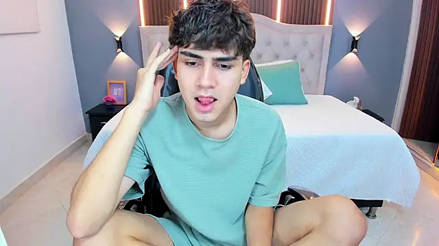 Tommy18   online show from 04-17-26, 03:31