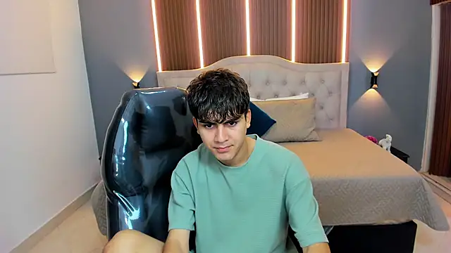 Tommy18   online show from 11-30-25, 03:40