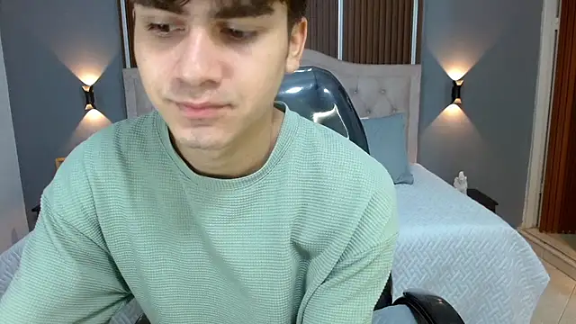 Snapshot of Tommy18__ chatting on 09-26-25, 03:35 Tommy18 online show from 09-26-25, 03:35