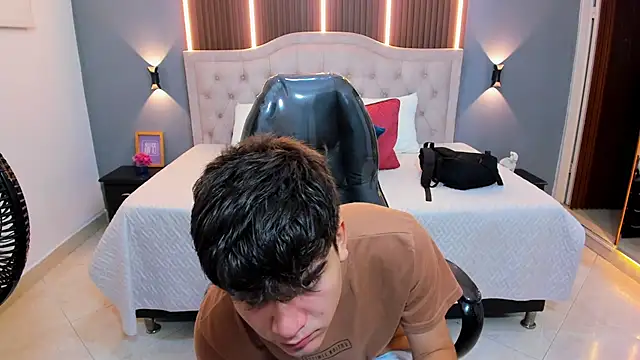 Tommy18   online show from 03-08-26, 03:32