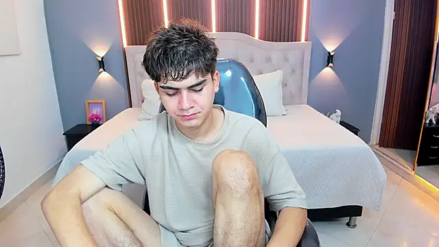 Tommy18   online show from 01-10-26, 03:46