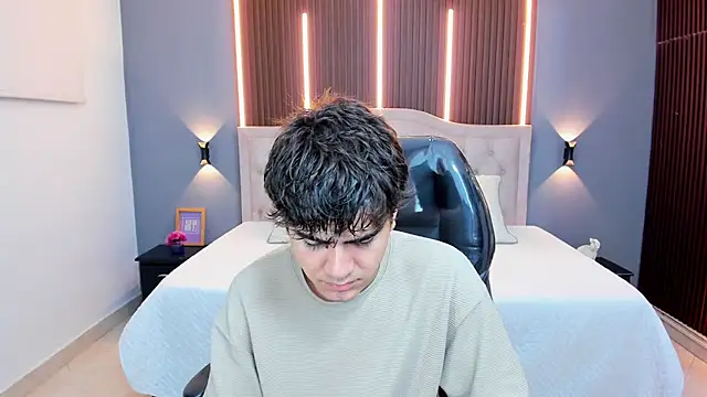 Tommy18   online show from 02-06-26, 03:13