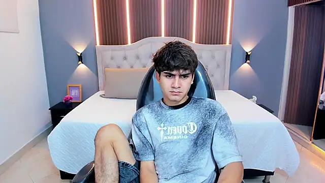 Tommy18   online show from 02-07-26, 03:25