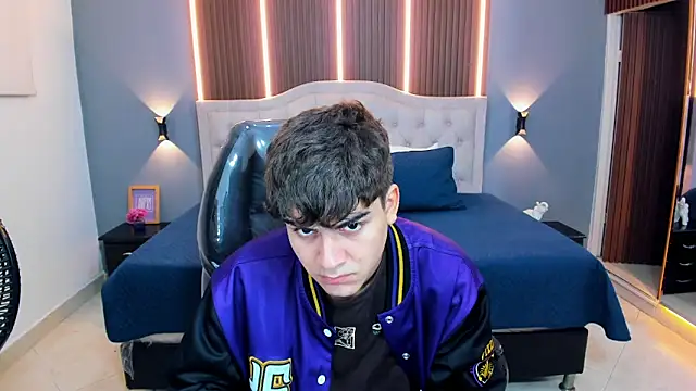 Tommy18   online show from 02-24-26, 03:29