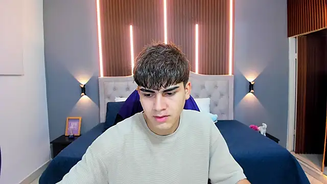 Snapshot of Tommy18__ chatting on 10-18-25, 03:30 Tommy18 online show from 10-18-25, 03:30