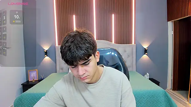 Snapshot of Tommy18__ chatting on 09-10-25, 03:27 Tommy18 online show from 09-10-25, 03:27