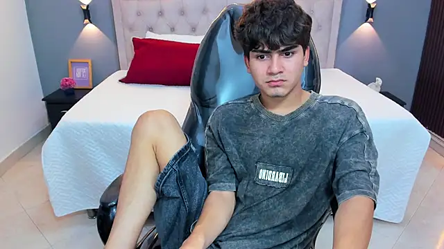 Tommy18   online show from 03-29-26, 03:30