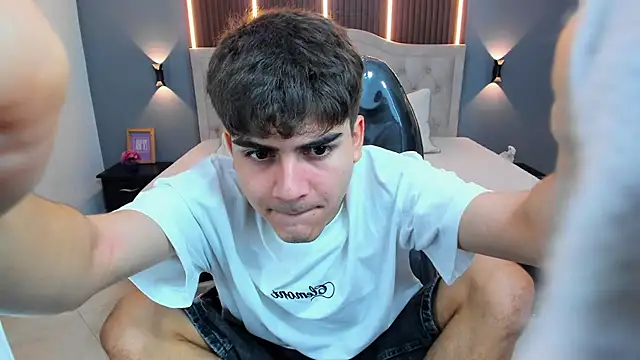 Tommy18   online show from 02-19-26, 03:25