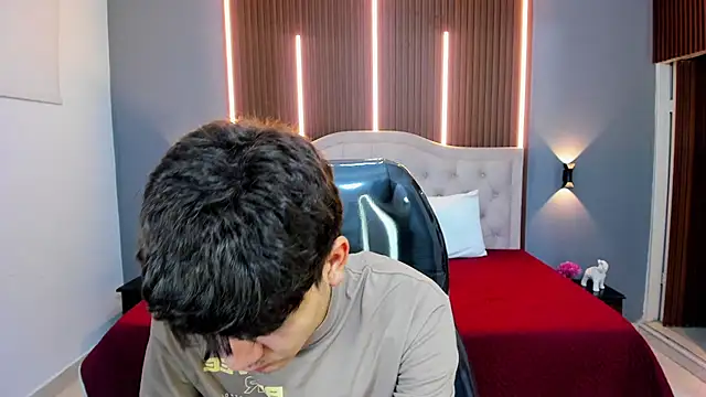 Tommy18   online show from 10-25-25, 03:28