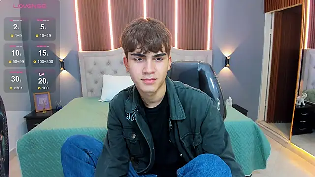 Snapshot of Tommy18__ chatting on 09-11-25, 03:39 Tommy18 online show from 09-11-25, 03:39