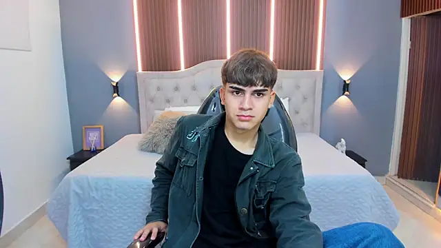 Snapshot of Tommy18__ chatting on 10-05-25, 03:41 Tommy18 online show from 10-05-25, 03:41