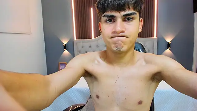 Tommy18   online show from 11-11-25, 03:45