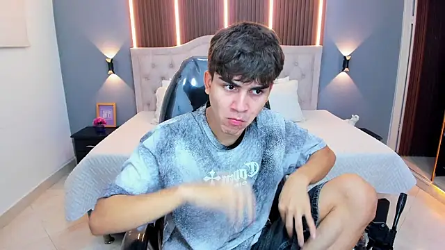 Tommy18   online show from 03-03-26, 03:35