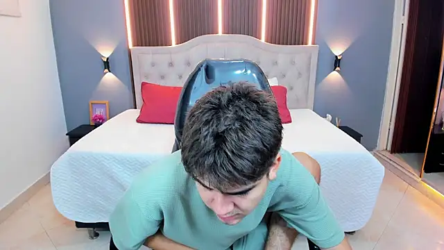 Tommy18   online show from 01-07-26, 03:22