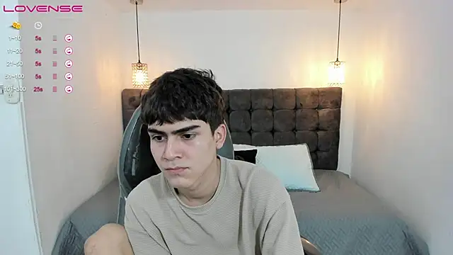 Snapshot of Tommy18__ chatting on 03-18-25, 10:26 Tommy18 online show from 03-18-25, 10:26