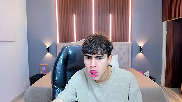 Tommy18   online show from 11-29-25, 03:39