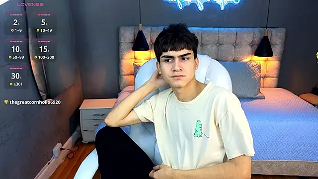 Snapshot of Tommy18__ chatting on 03-21-25, 05:00 Tommy18 online show from 03-21-25, 05:00