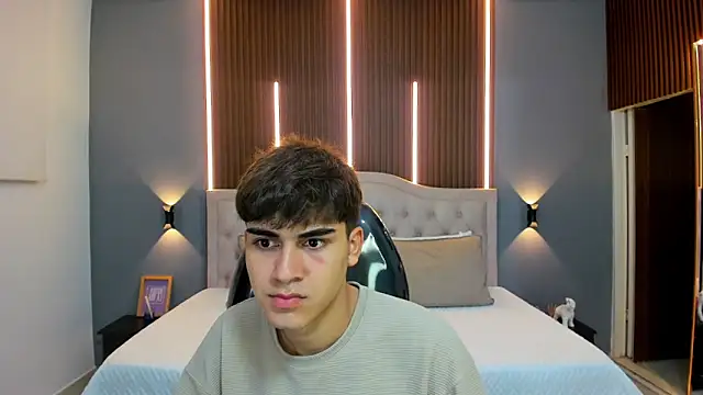 Tommy18   online show from 11-04-25, 03:43