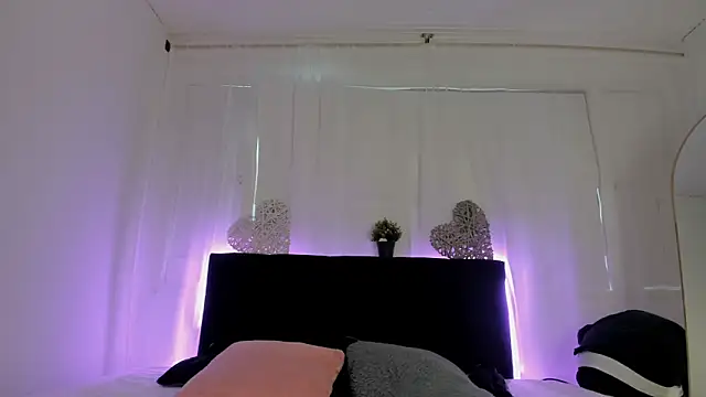 Bonny and carrot online show from 09-08-25, 07:13