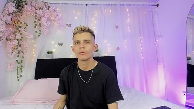 Bonny and carrot online show from 12-05-25, 07:34