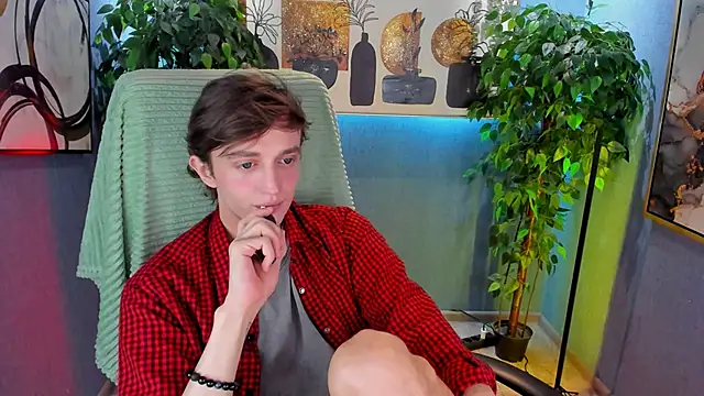 John Weasley online show from 12-18-25, 01:37