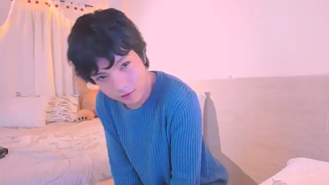 AllanYong18 online show from 11-06-25, 05:22