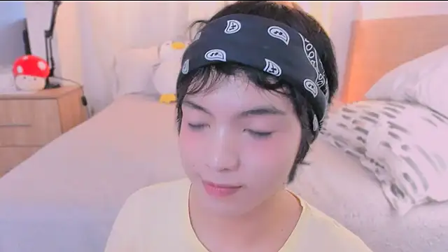 AllanYong18 online show from 03-06-26, 12:11