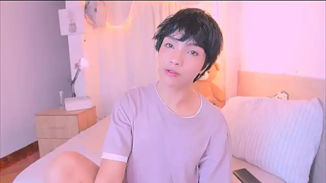 AllanYong18 online show from 11-01-25, 10:53