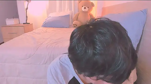 AllanYong18 online show from 12-02-25, 10:39