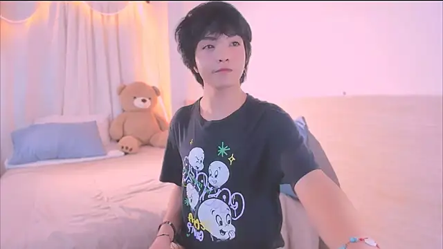 AllanYong18 online show from 12-16-25, 07:45