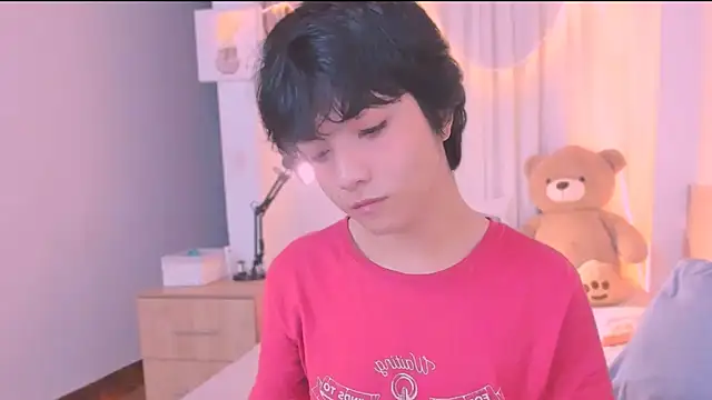 AllanYong18 online show from 12-19-25, 11:01