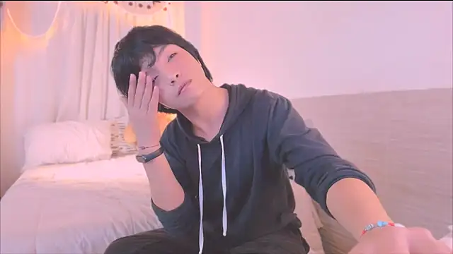 AllanYong18 online show from 11-25-25, 05:41