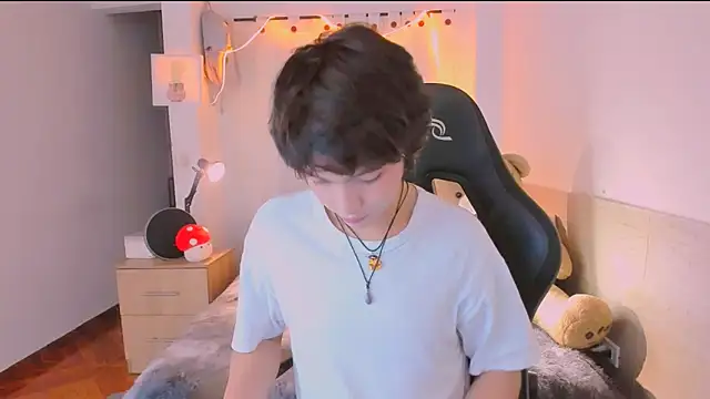 AllanYong18 online show from 04-13-26, 07:45