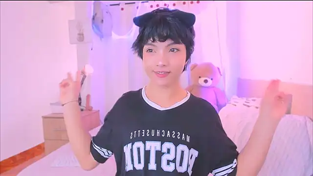 AllanYong18 online show from 11-02-25, 03:17