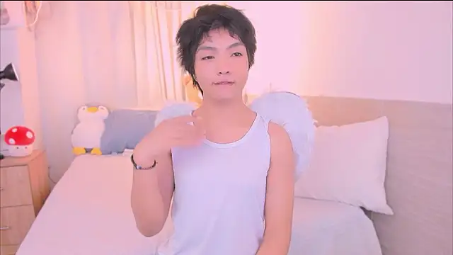 AllanYong18 online show from 01-11-26, 06:31