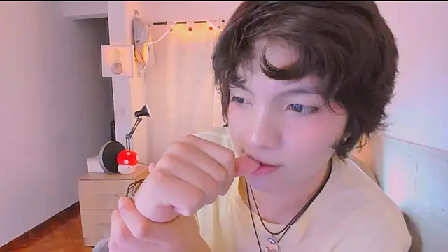 AllanYong18 online show from 04-14-26, 09:14