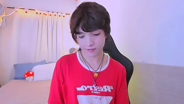AllanYong18 online show from 06-07-26, 02:22