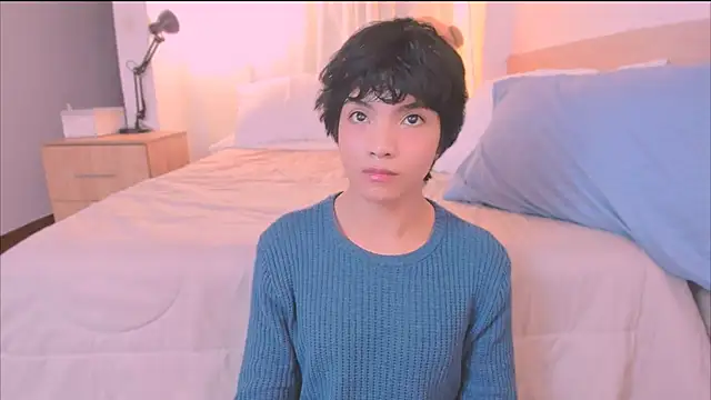 AllanYong18 online show from 12-01-25, 05:08