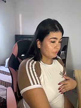 Snapshot of karla_hotgirl chatting on 09-21-25, 08:14 karla hotgirl online show from 09-21-25, 08:14