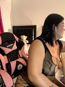 Snapshot of karla_hotgirl chatting on 09-23-25, 01:34 karla hotgirl online show from 09-23-25, 01:34