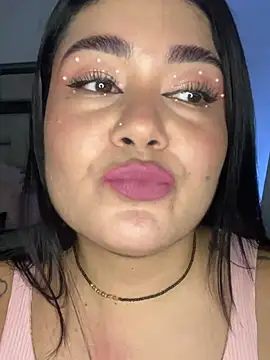 Snapshot of karla_hotgirl chatting on 03-21-25, 03:33 karla hotgirl online show from 03-21-25, 03:33