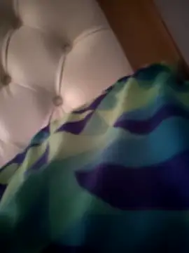 Snapshot of rey692 chatting on 02-18-26, 12:01 rey692 online show from 02-18-26, 12:01