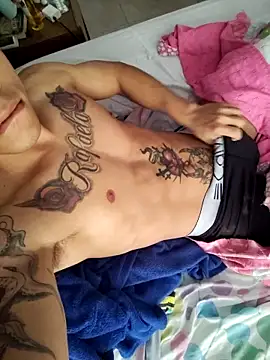 Snapshot of rey692 chatting on 02-20-26, 02:52 rey692 online show from 02-20-26, 02:52