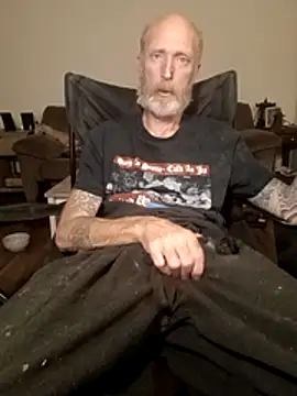 Snapshot of filthymind619 chatting on 10-29-25, 01:59 filthymind619 online show from 10-29-25, 01:59