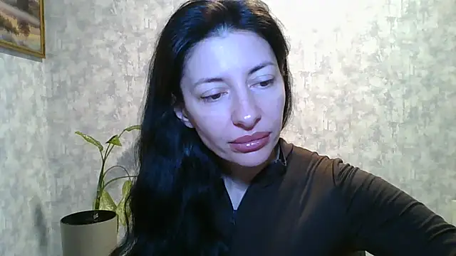 LissaBlossom online show from 05-18-26, 05:13