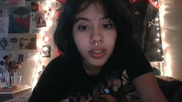 Snapshot of Rubyred2369 chatting on 01-08-25, 08:39 Rubyred2369 online show from 01-08-25, 08:39