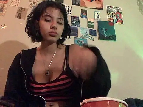 Snapshot of Rubyred2369 chatting on 01-30-25, 03:33 Rubyred2369 online show from 01-30-25, 03:33