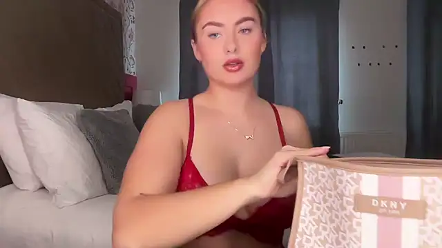 lucyRose xoxox online show from 09-18-25, 09:01
