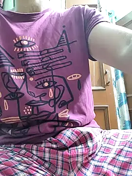 TOPMOON001 online show from 10-13-25, 06:09