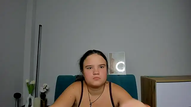 AdeleCruz online show from 10-06-25, 12:17